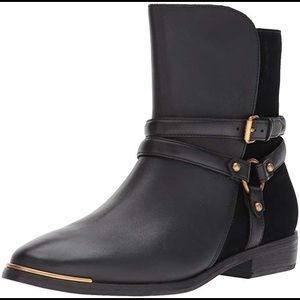 Brand NEW UGG Black leather Boot